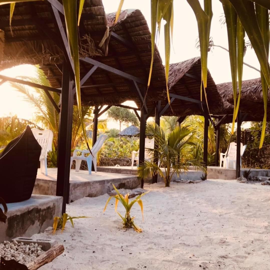 Banana Bay Beach Club Panzió Eton Kültér fotó